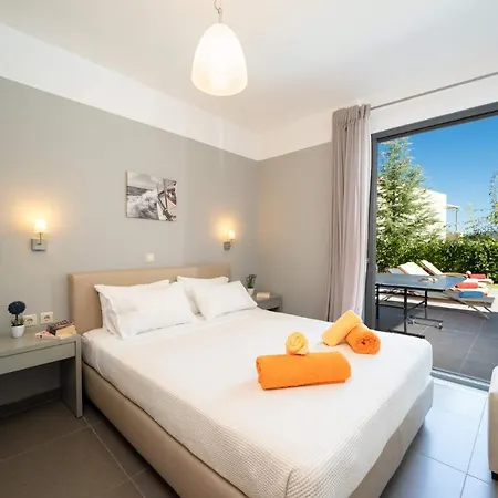 Roses By فيلة كارافوميلوس